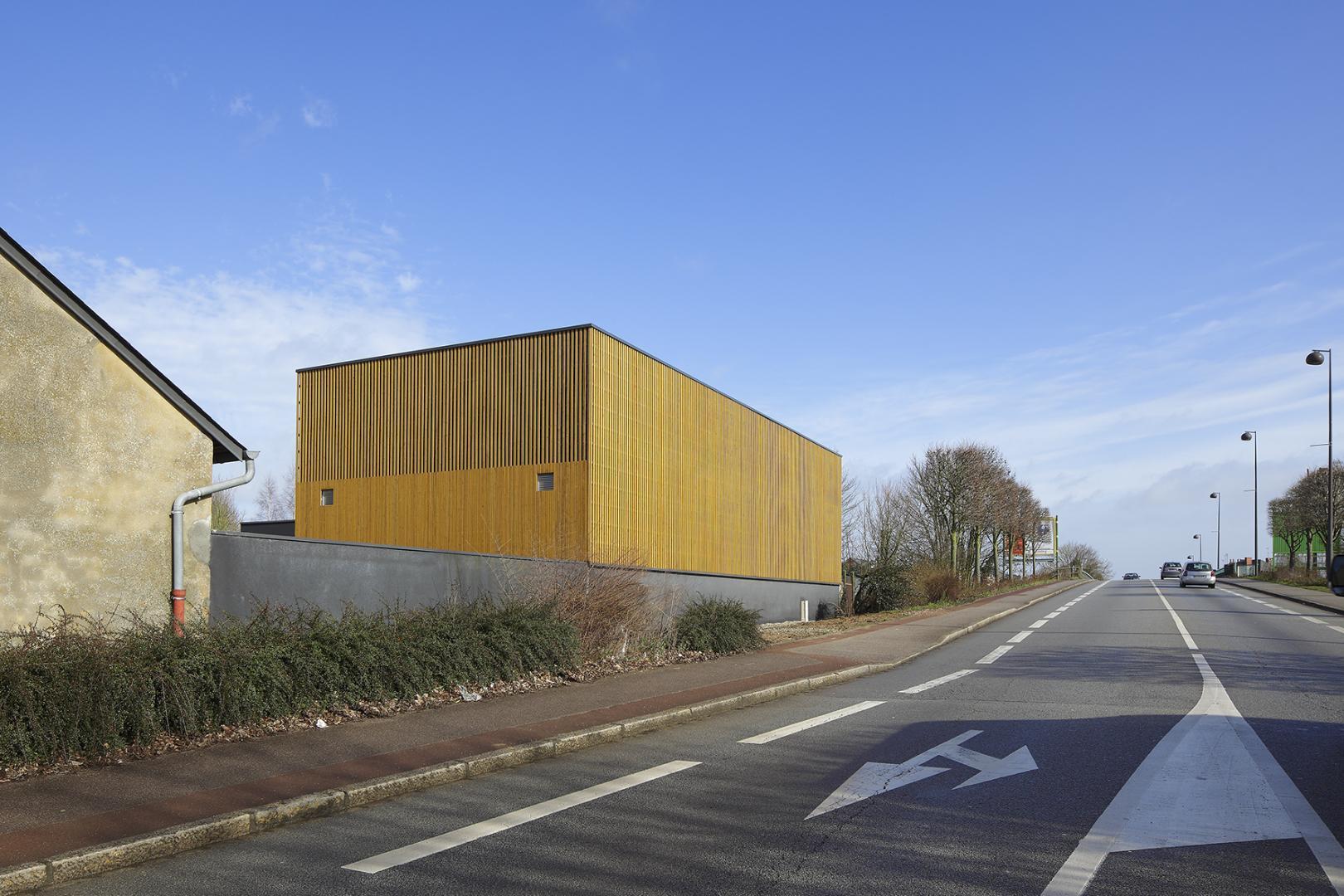 Comment poser un bardage en bois sur un mur à Alençon ?